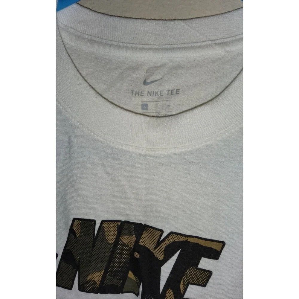 New with tag Boys Kids Nike Camouflage Logo White T Shirt Size S